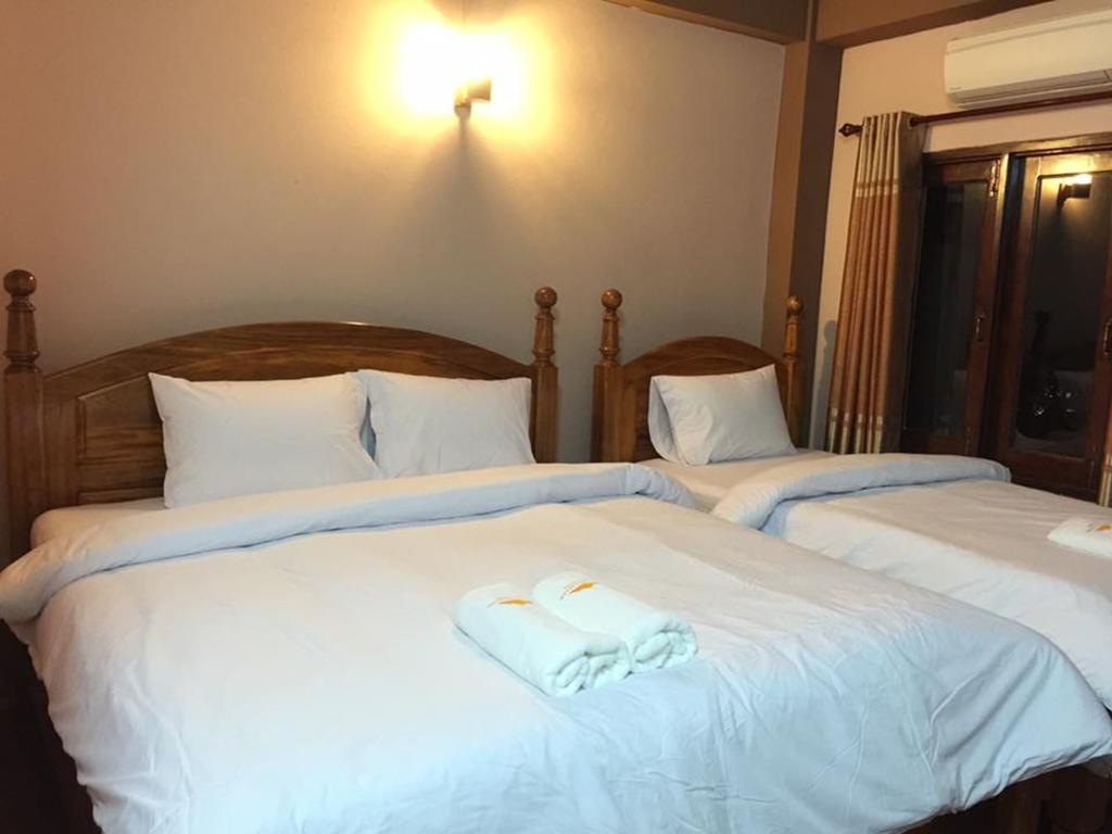 Happy River View Hotel วังเวียง ภายนอก รูปภาพ